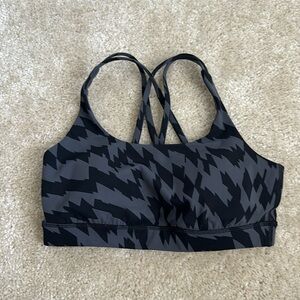 Lululemon sports bra size 8